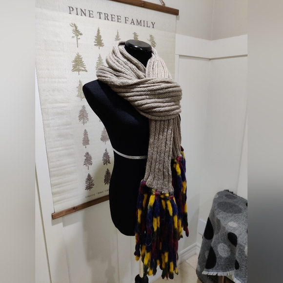 Steve MaddenWomen's Scarf Over-The-Top Rib-Knit Scarf Beige - Picture 4 of 9